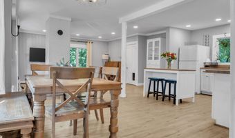 24 Center St, Augusta, ME 04330