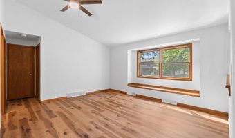 3024 E FOREST St, Appleton, WI 54915