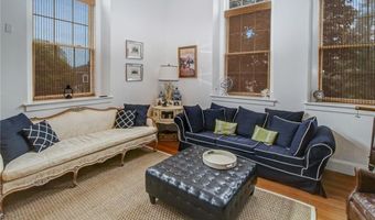 32 Carey Street St, Newport, RI 02840