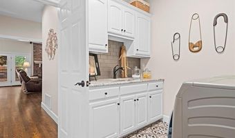 2805 Kingston Ct, Bartlesville, OK 74006
