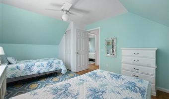 39 Highland Ave, Narragansett, RI 02882