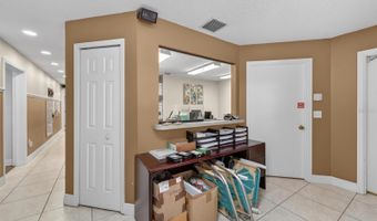 7 W MAIN St 12-14, Apopka, FL 32703