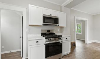 355 W 9th St, Auburn, IN 46706