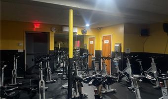 9 Maplewood Ave, Bloomfield, CT 06002