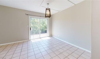 824 S Chillicothe Rd 14, Aurora, OH 44202