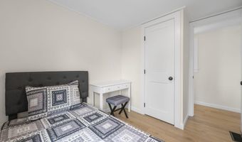 15 1st St, Bourne, MA 02532