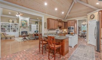 400 Crouch Rd, Benton, LA 71006