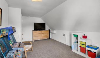 16 Isham St, Burlington, VT 05401