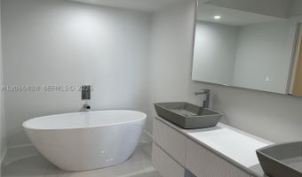 19101 NE 36th Ct 1811, Aventura, FL 33180