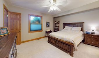 3840 CHAPEL HILL Dr, Erie, PA 16506