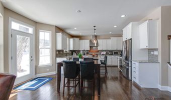 705 N Kaspar Ave, Arlington Heights, IL 60004