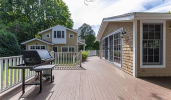 135 Longfellow Rd, Jamestown, RI 02835