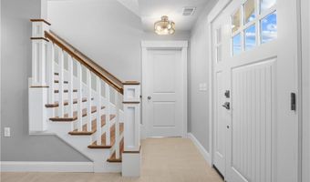 2 Sedge Ct, Narragansett, RI 02882