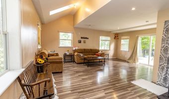1193 Seneca St, Adrian, MI 49221