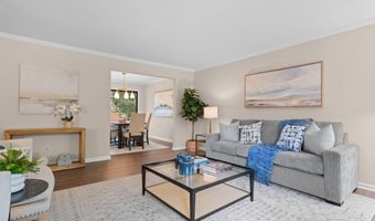 2250 Rivenoak Ct, Ann Arbor, MI 48103