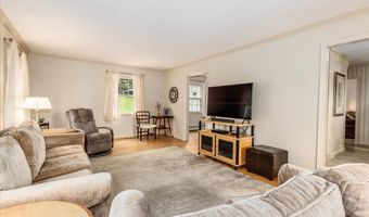 21 White Pine Dr, Brookfield, CT 06804