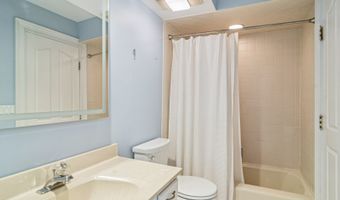 1653 N Belmont Ct, Arlington Heights, IL 60004