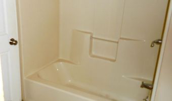 560 Broad St, Auburn, ME 04210