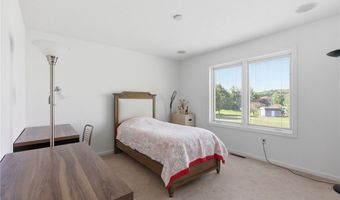 108 Winfield Manor Dr, Adams Twp., PA 16046