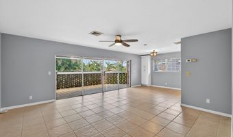 423 Pine Tree Ct 23, Atlantis, FL 33462