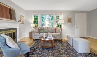 2911 EDGEHILL Dr, Alexandria, VA 22302