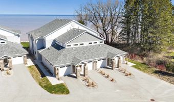 2622 LAKE St, Algoma, WI 54201