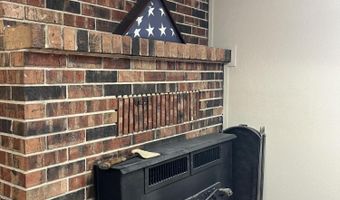 1306 Shull St, Ava, MO 65608