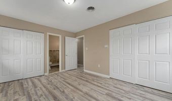 34 Bell St, Bayville, NJ 08721