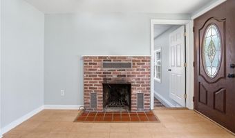 38 Franklin St, East Providence, RI 02915