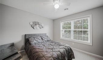 985 W Martin Ave, Amherst, OH 44001