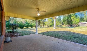 112 River Oaks Dr, Bainbridge, GA 39819