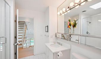 275 Boston Neck Rd, Narragansett, RI 02882
