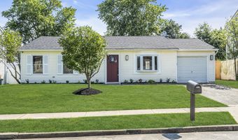 8 Mizzen Dr, Barnegat, NJ 08005