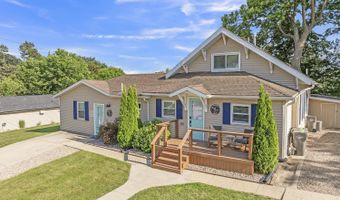 41 Dewey St, Arnolds Park, IA 51331