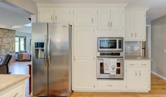 350 Brooke Meadow Rd, Berlin, CT 06037