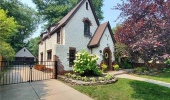 165 Lamarck Dr, Amherst, NY 14226
