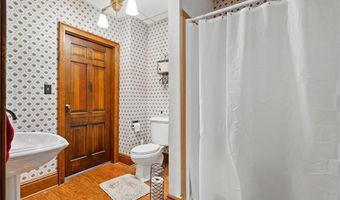 205 S Ford St, Anamosa, IA 52205