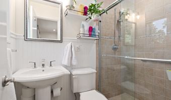 6501 STONEHAM Rd, Bethesda, MD 20817