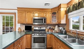 25 Loomis St, Cranston, RI 02920