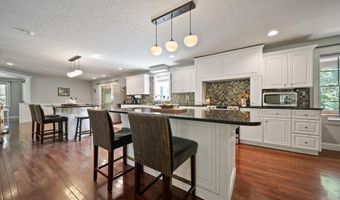 69 Heather Cir, Auburn, NH 03032