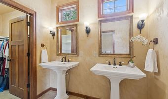 4920 N MEADE St, Appleton, WI 54913