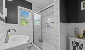 10 Denver Ave, Cranston, RI 02905