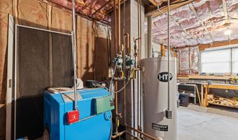 72 Louise St, Auburn, ME 04210