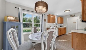 7774 E Ridge Dr, Almont, MI 48003