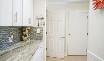 8 Apalachee St, Apalachicola, FL 32320