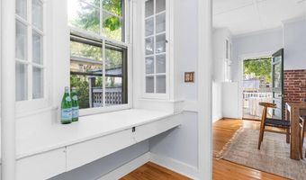 17 Everett St, Newport, RI 02840