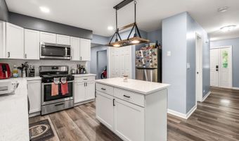 40233 N Lakeview Ave, Antioch, IL 60002