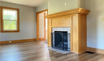 227 Crescent Dr, Akron, OH 44301