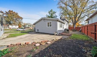 117 E Armitage Ave, Addison, IL 60101