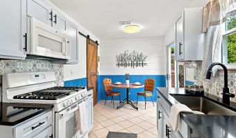 931 Perry Dr, Algonquin, IL 60102